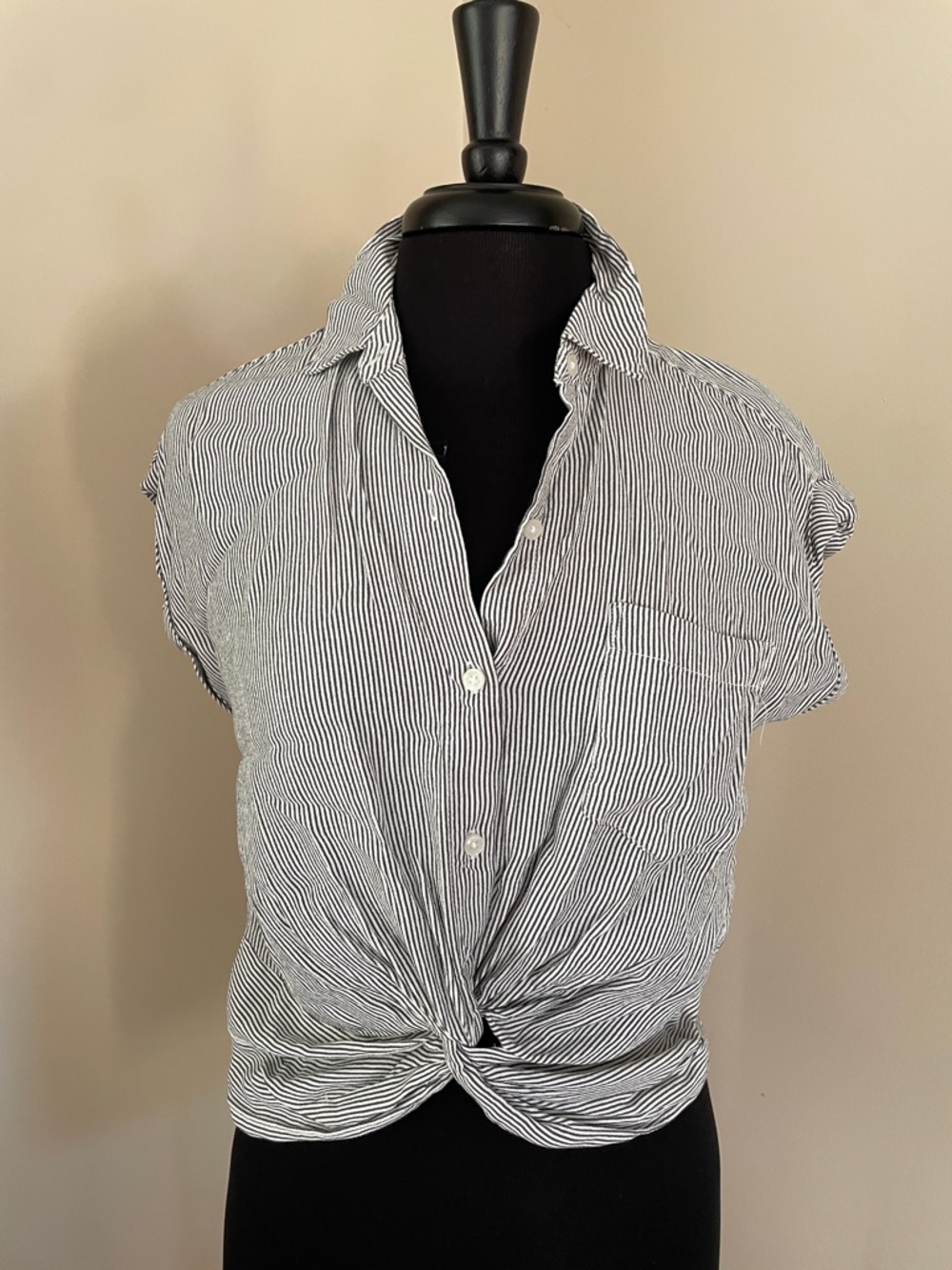 Abercrombie & Fitch Black and White Striped Knot-Front Short Sleeve Shirt